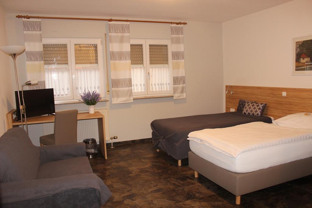 Landhaus Hotel Mueller Ringheim Ruang foto